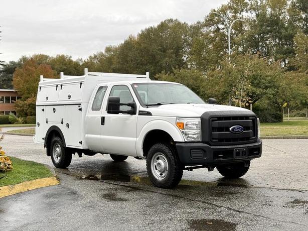 2015 Ford F-350 SD SuperCab 4WD Service Truck with Utility Body image 1