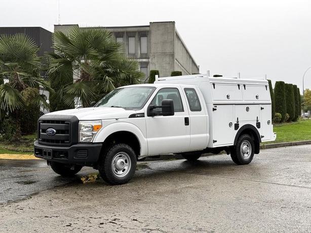 2015 Ford F-350 SD SuperCab 4WD Service Truck with Utility Body image 5