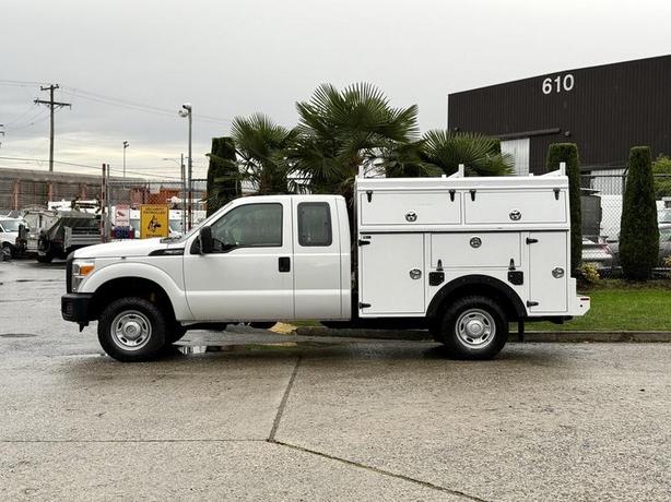 2015 Ford F-350 SD SuperCab 4WD Service Truck with Utility Body image 6