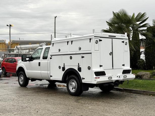 2015 Ford F-350 SD SuperCab 4WD Service Truck with Utility Body image 7