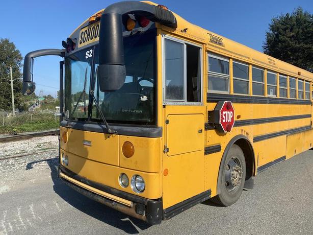 2006 Thomas Saf-T-Liner HDX 56 passenger School Bus Diesel Air Brakes image 3