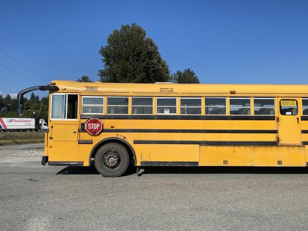 2006 Thomas Saf-T-Liner HDX 56 passenger School Bus Diesel Air Brakes image 4