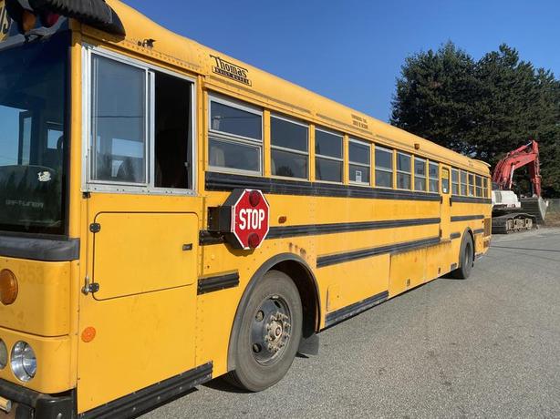 2006 Thomas Saf-T-Liner HDX 56 passenger School Bus Diesel Air Brakes image 6