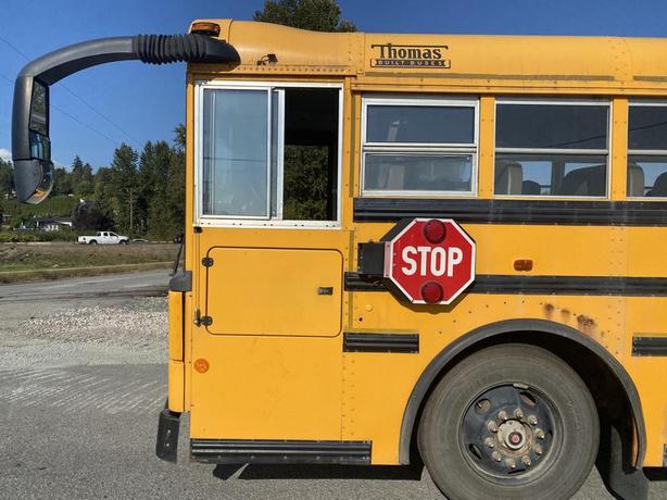 2006 Thomas Saf-T-Liner HDX 56 passenger School Bus Diesel Air Brakes image 7