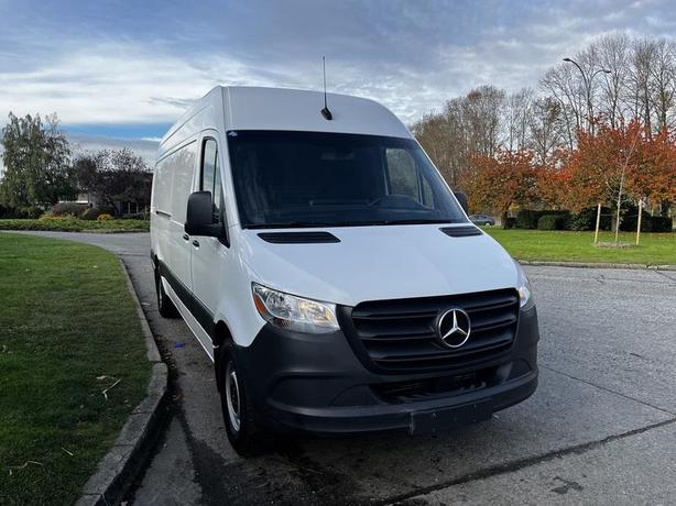2022 Mercedes-Benz Sprinter 2500 High Roof Cargo Van 170 inch WheelBase Diesel image 3