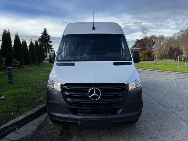 2022 Mercedes-Benz Sprinter 2500 High Roof Cargo Van 170 inch WheelBase Diesel image 4