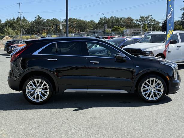 2020 Cadillac XT4 Luxury AWD - Power Seats & Heated Steering Wheel image 5