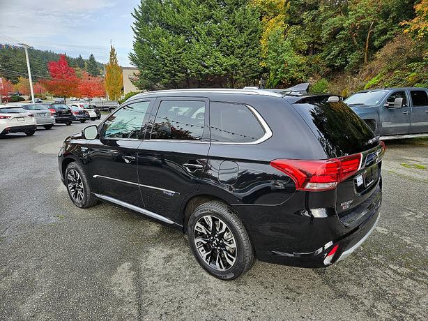 2018 Mitsubishi  Outlander PHEV SEL image 3