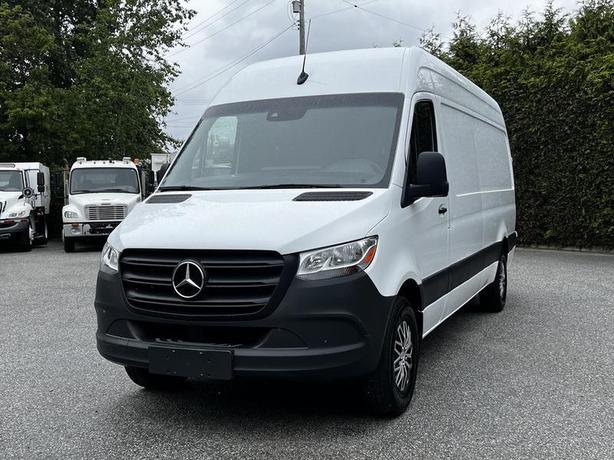 2019 Mercedes-Benz Sprinter 2500 High Roof  Cargo Van 170-inch WheelBase image 4