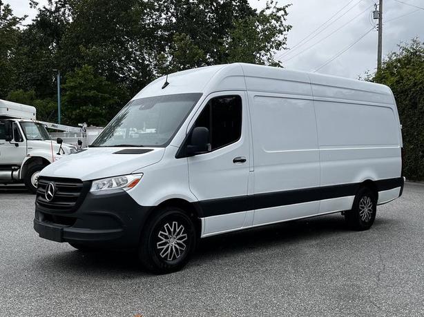 2019 Mercedes-Benz Sprinter 2500 High Roof  Cargo Van 170-inch WheelBase image 5
