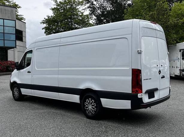 2019 Mercedes-Benz Sprinter 2500 High Roof  Cargo Van 170-inch WheelBase image 7