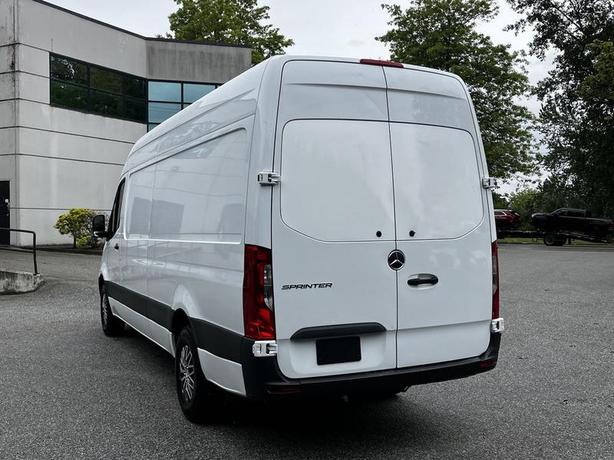 2019 Mercedes-Benz Sprinter 2500 High Roof  Cargo Van 170-inch WheelBase image 8