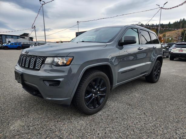 2020 Jeep Grand Cherokee Altitude | Trailer Tow Package | Power Sunroof | Alpine image 1