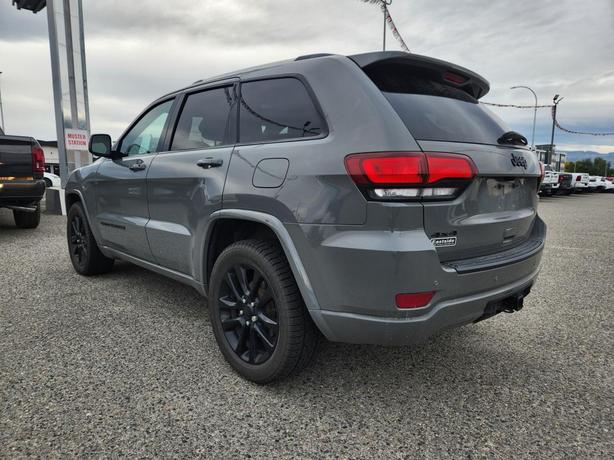 2020 Jeep Grand Cherokee Altitude | Trailer Tow Package | Power Sunroof | Alpine image 4