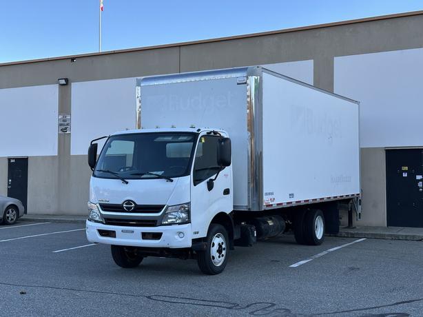 2019 Hino 195 image 3