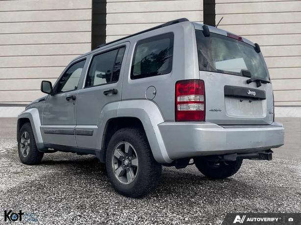 2008 JEEP LIBERTY image 4