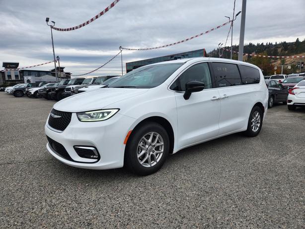 2024 Chrysler Pacifica Touring-L image 1