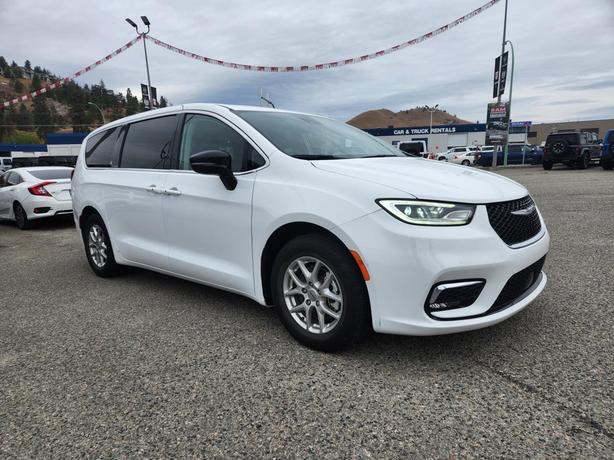 2024 Chrysler Pacifica Touring-L image 2