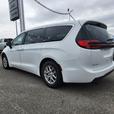 2024 Chrysler Pacifica Touring-L thumbnail image 4