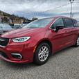 2024 Chrysler Pacifica Touring-L thumbnail image