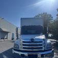 2018 Hino 338 thumbnail image 2