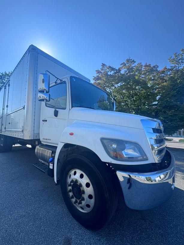 2018 Hino 338 image 6