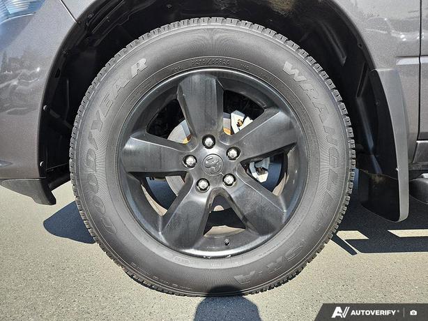 2023 RAM 1500 Classic Express 4x4 Crew Cab 5'7 Box | No Reported Accidents! image 6