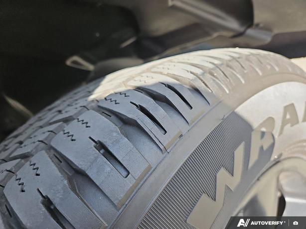 2023 RAM 1500 Classic Express 4x4 Crew Cab 5'7 Box | No Reported Accidents! image 7