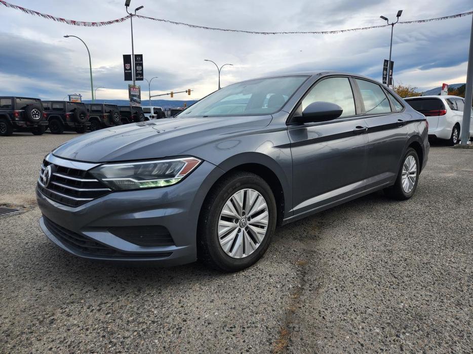2019 Volkswagen Jetta Comfortline | 6-Speed Manual | Heated Seats | Apple CarPla display photo