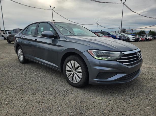 2019 Volkswagen Jetta Comfortline | 6-Speed Manual | Heated Seats | Apple CarPla image 2