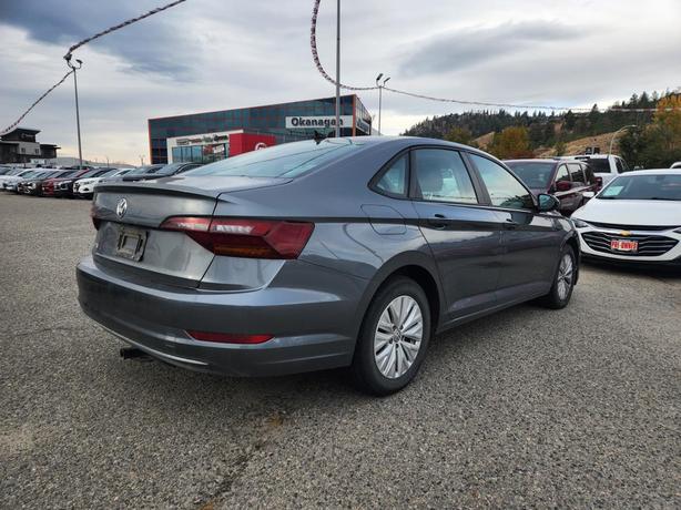 2019 Volkswagen Jetta Comfortline | 6-Speed Manual | Heated Seats | Apple CarPla image 3