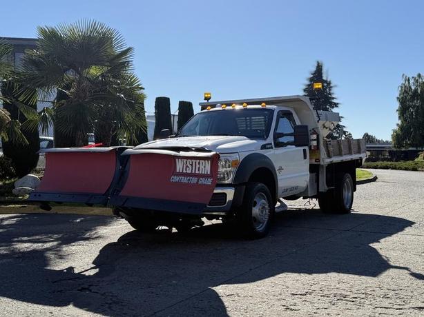 2011 Ford F-550 4x4 Flat Deck Plow Truck with Swenson Sander image 4
