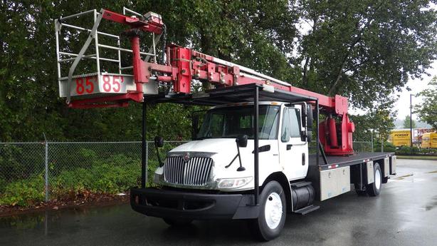 2010 International 4300 Durastar  Bucket Flat Deck Truck 3 Seater Diesel image 4