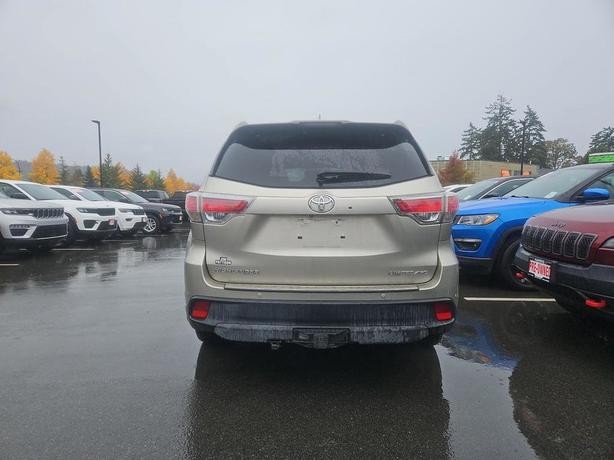 2015 Toyota Highlander Limited AWD | Premium Leather! image 5