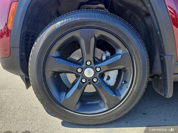 2022 Jeep Grand Cherokee Limited 4x4 | Remote Start | Heated Seats! image 6