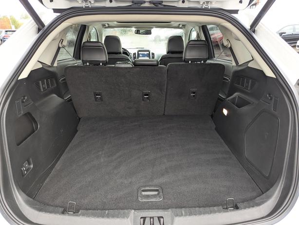 2023 Ford Edge Titanium- No Accidents, Heated Seats, Sunroof, AWD image 8