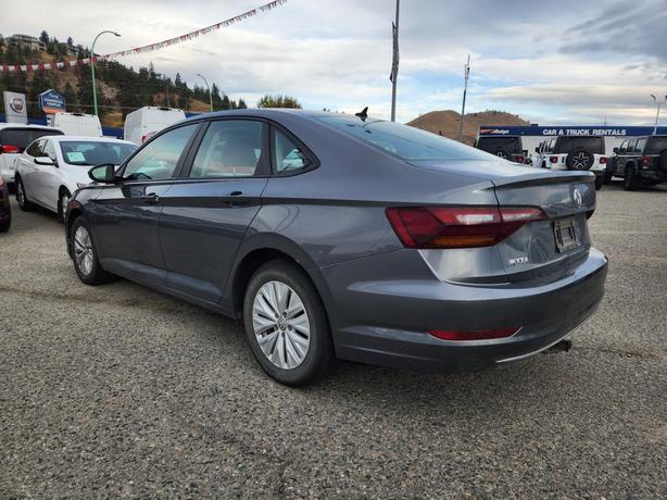 2019 Volkswagen Jetta Comfortline | 6-Speed Manual | Heated Seats | Apple CarPla image 4
