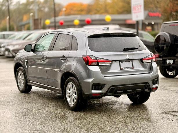 2023 Mitsubishi RVR image 8