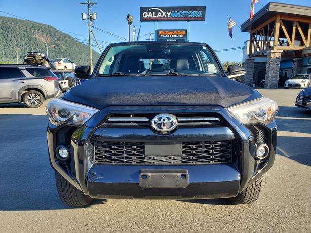 2022 Toyota 4Runner SR5 - 7 SEATER image 3