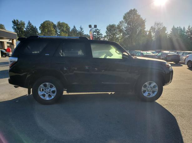 2022 Toyota 4Runner SR5 - 7 SEATER image 5