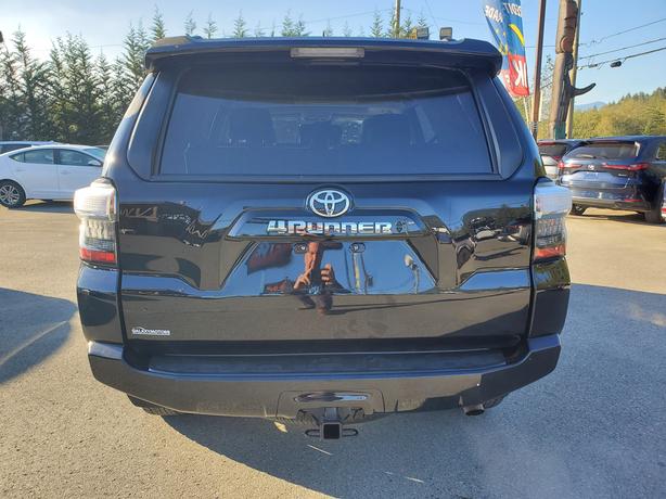 2022 Toyota 4Runner SR5 - 7 SEATER image 7