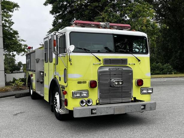 1995 Freightliner FL086 M2 106 Cummins Pumper Fire Truck image 2
