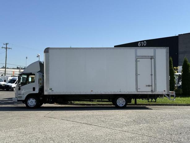 2019 Isuzu NRR Diesel 24-Foot Cube Van with Rear Side Doors image 6