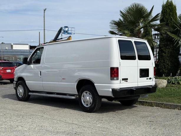 2013 Ford Econoline E-250 SuperDuty Cargo Van image 7