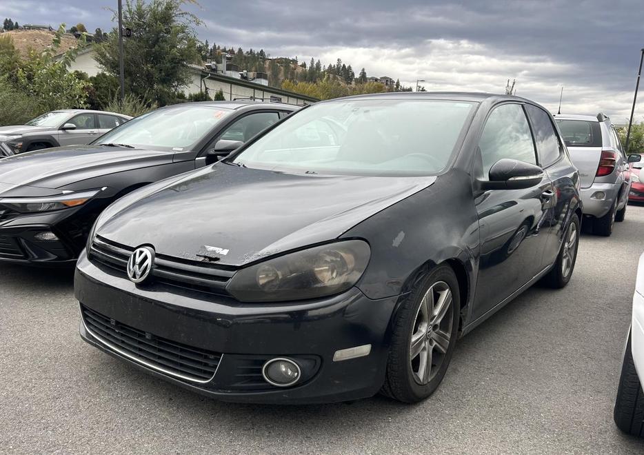 2012 Volkswagen Golf Trendline display photo