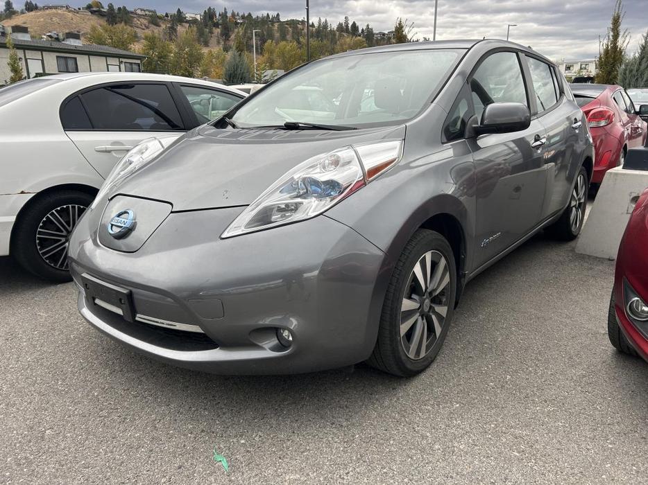 2015 Nissan LEAF S display photo