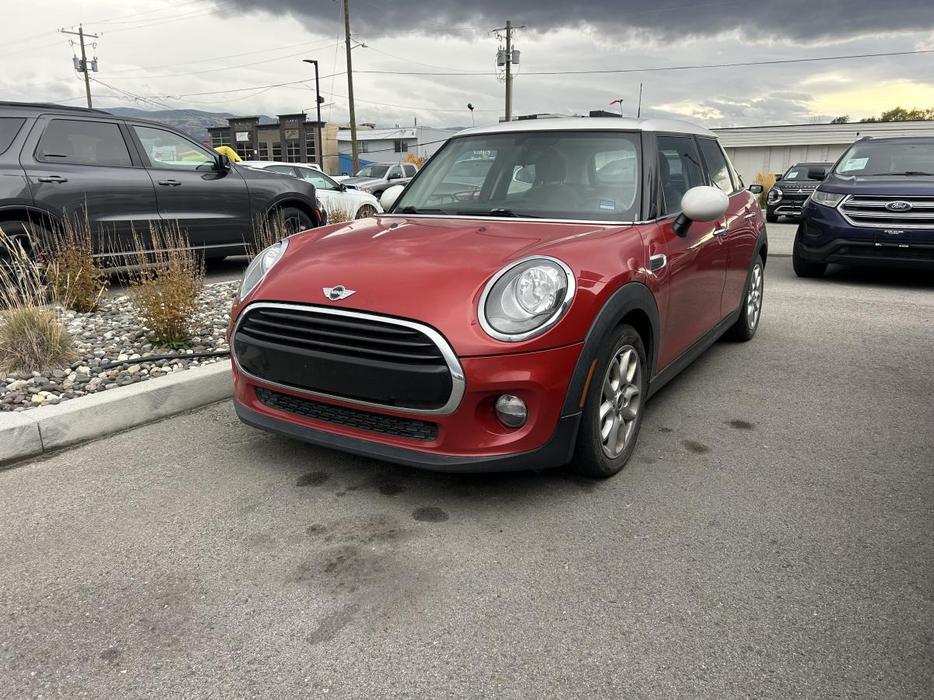 2016 MINI Cooper Hardtop Base display photo