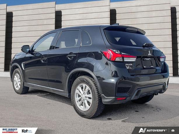 2021 Mitsubishi RVR SE image 4