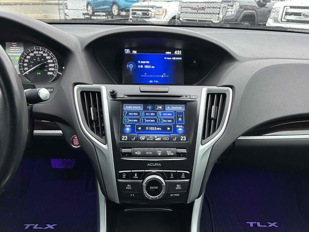 2017 Acura TLX image 8