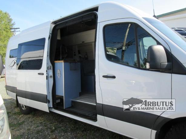 Used 2019 Mercedes Sprinter Custom 2500 image 5
